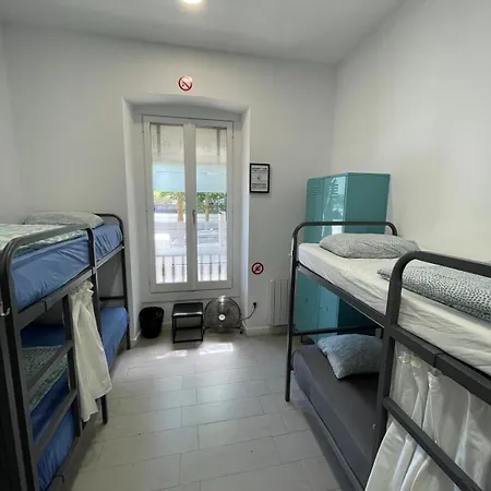 Hostel Downtown River *