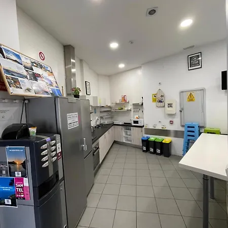 بيت شباب شباب داون تاون ريفر