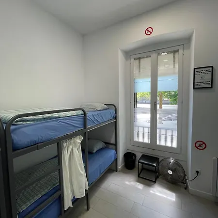 市中心江景旅馆 *