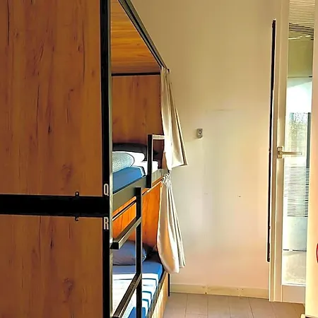 ホステル ダウンタウン リバー